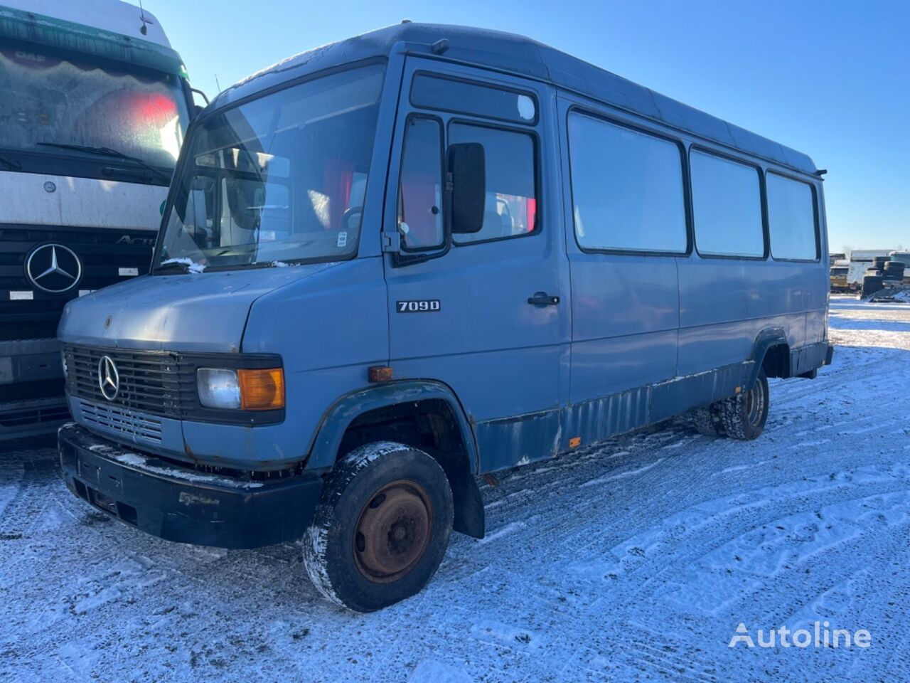 Купить пассажирский микроавтобус Mercedes-Benz 709 bus Германия Sottrum,  XR28015