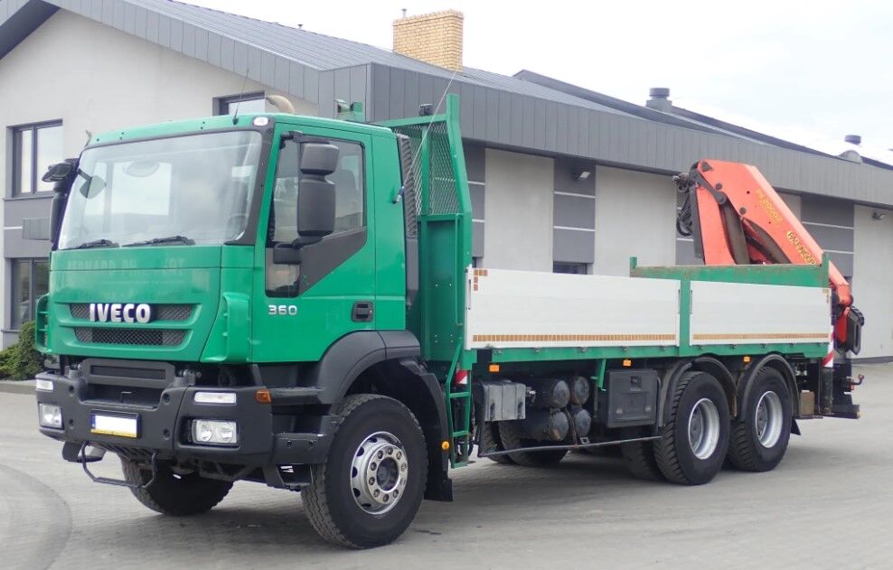 бортовой грузовик IVECO Trakker 360 6x4 Flatbed + crane PALFINGER PK 20002 + RC