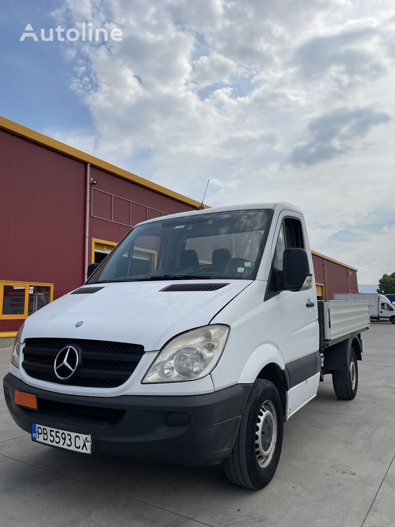 Купить бортовой грузовик < 3.5т Mercedes-Benz Sprinter 215 Болгария  Пловдив, UA36018