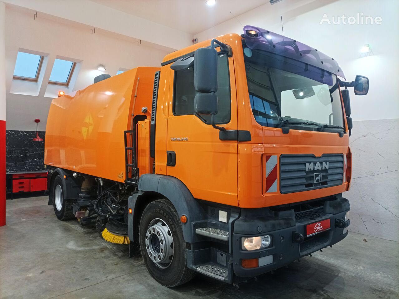 Купить уборочную машину MAN TGM 18.240 Zamiatarka Johnston L/R Karcher 2  Motoren Польша Sierakowice, JV40236